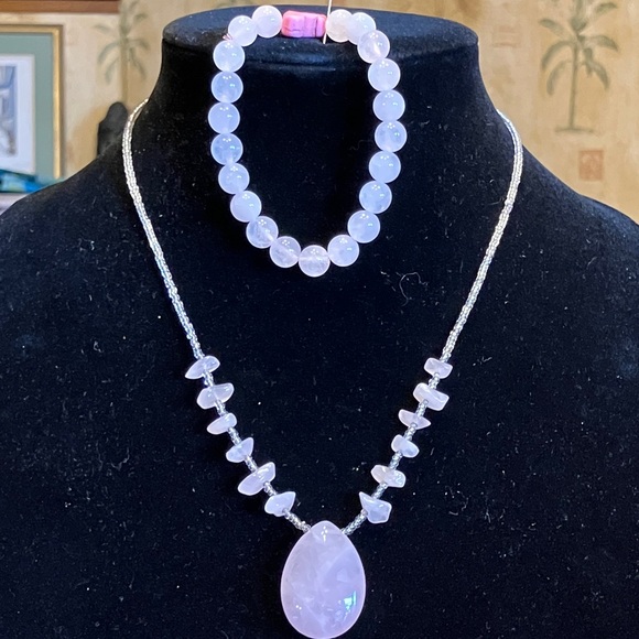 Jewelry - ROSE QUARTZ LARGE PENDANT AND SMALLER CHIPS ON THE SIDES MATCHING BRACELET